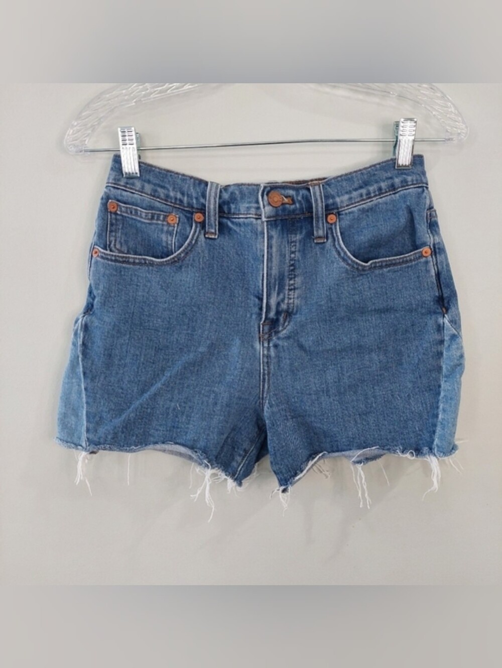 Madewell Women's Shorts Size 26 Raw Hem Medium Wash High Waist Pockets